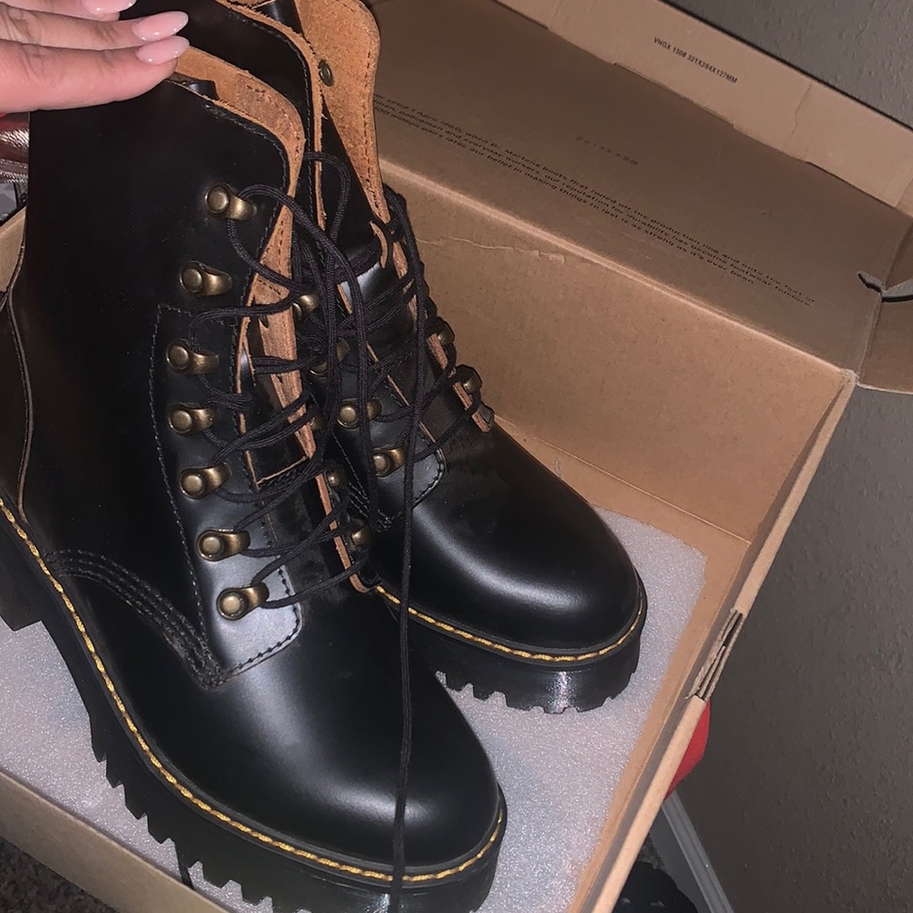 Doc Marten Leona Black!